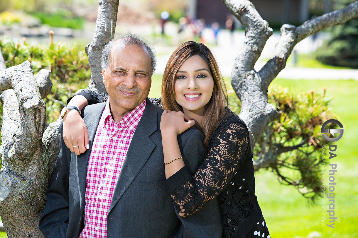 Best Photographer for Family Portrait at Gairloch Gardens