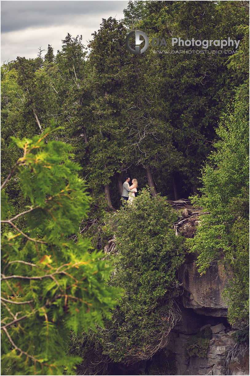 Best Inglis Falls engagement photographers