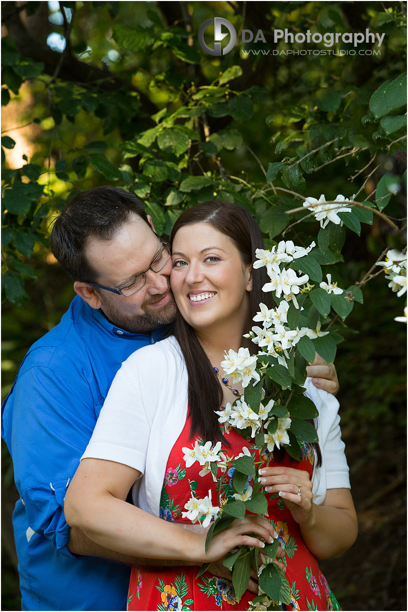 Relax engagement photos in Niagara