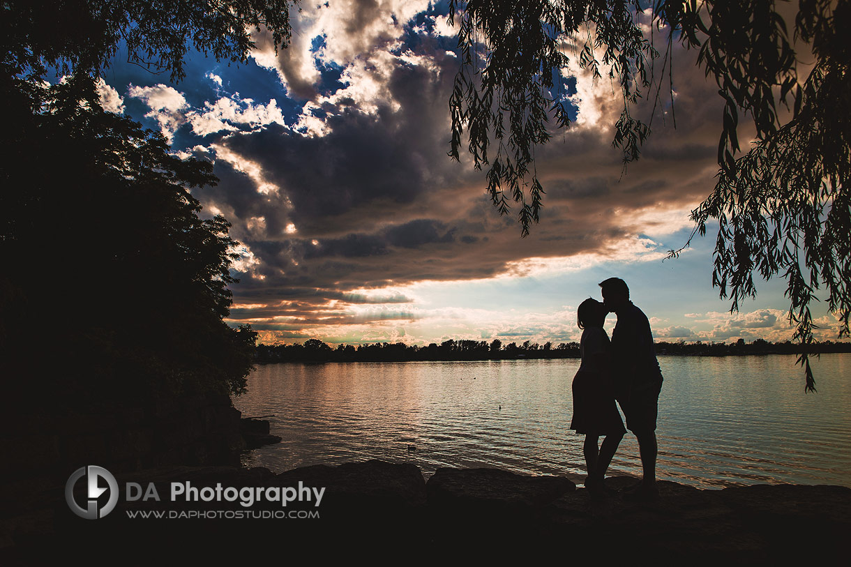 Niagara Engagement photos at sunset