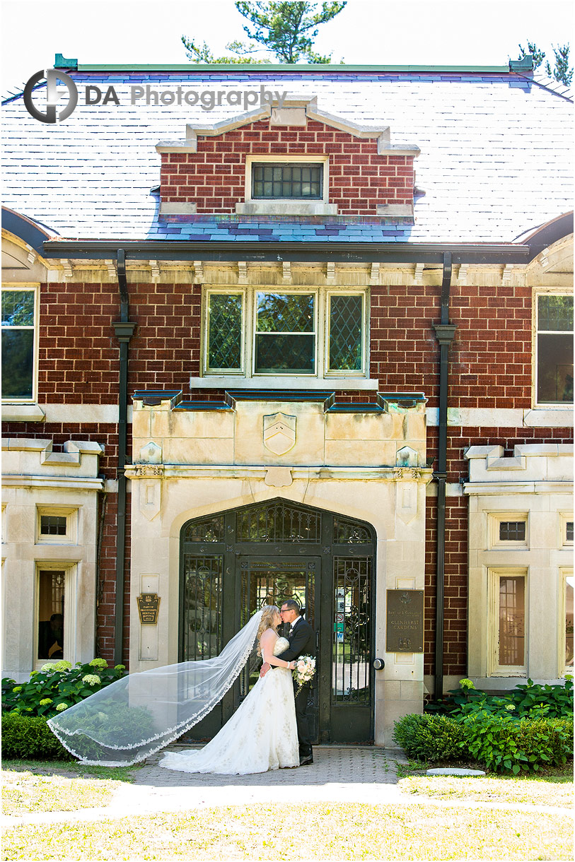 Bride and Groom at Glenhyrst Art Gallery