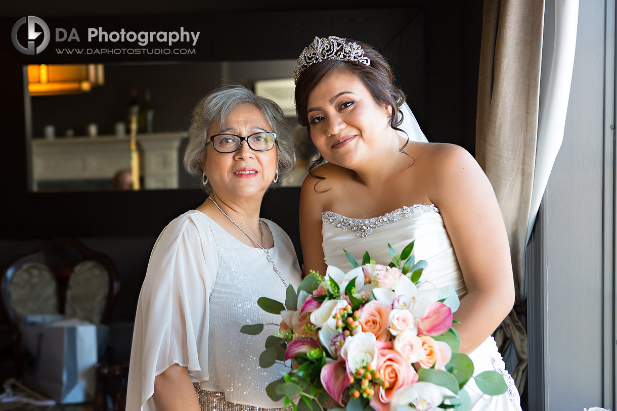 Wedding Pictures at Edgewater Manor in Stoney Creek