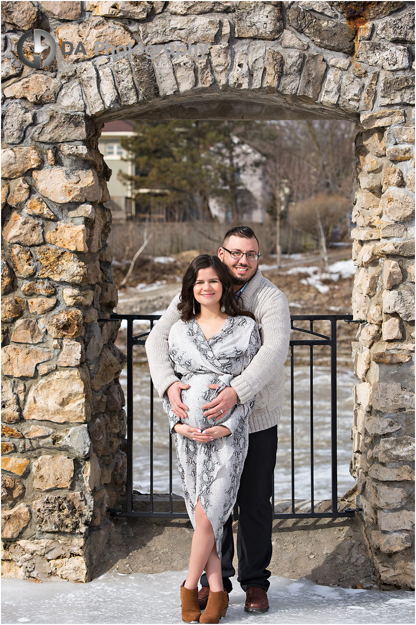 Maternity photos at Mill Race Park in Cambridge