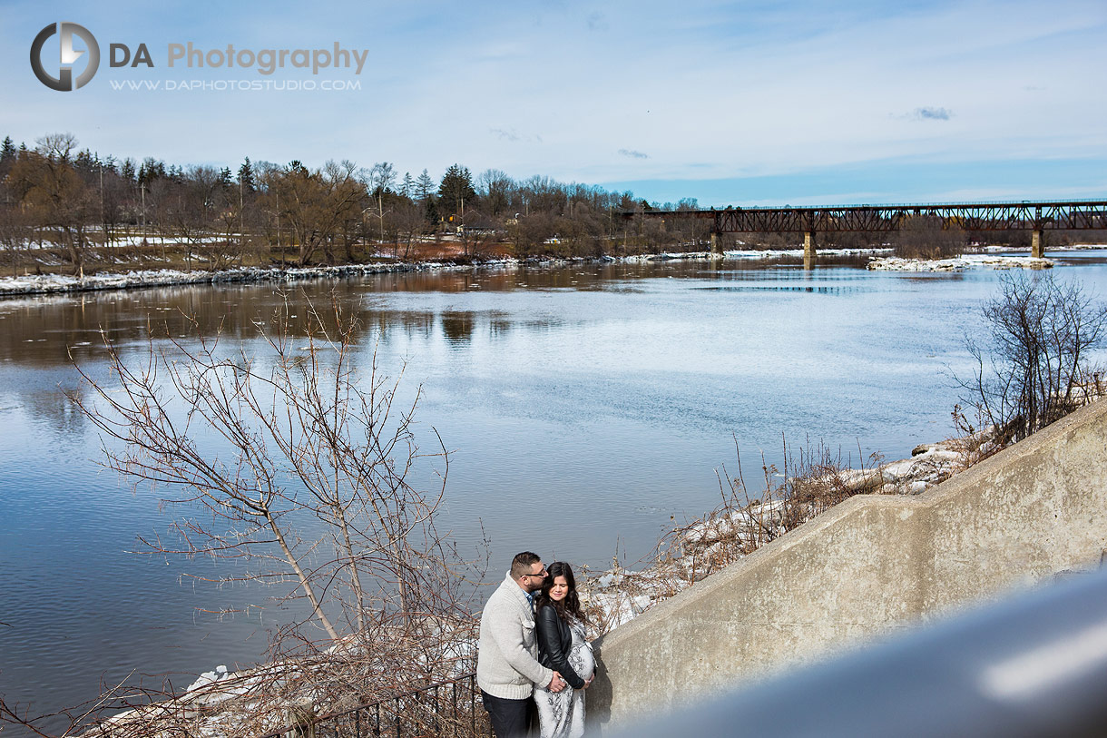 Winter maternity pictures at Cambridge Mill