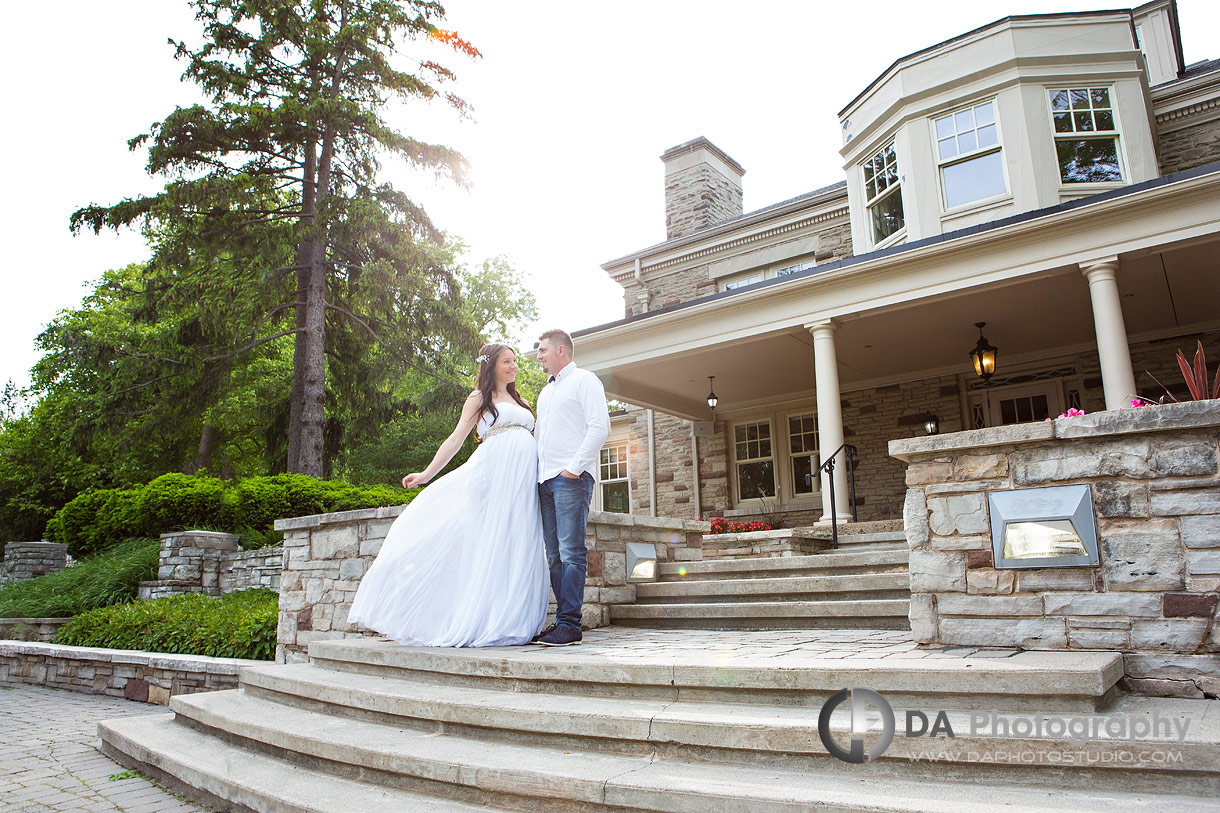 Maternity photos at Paletta Mansion in summer