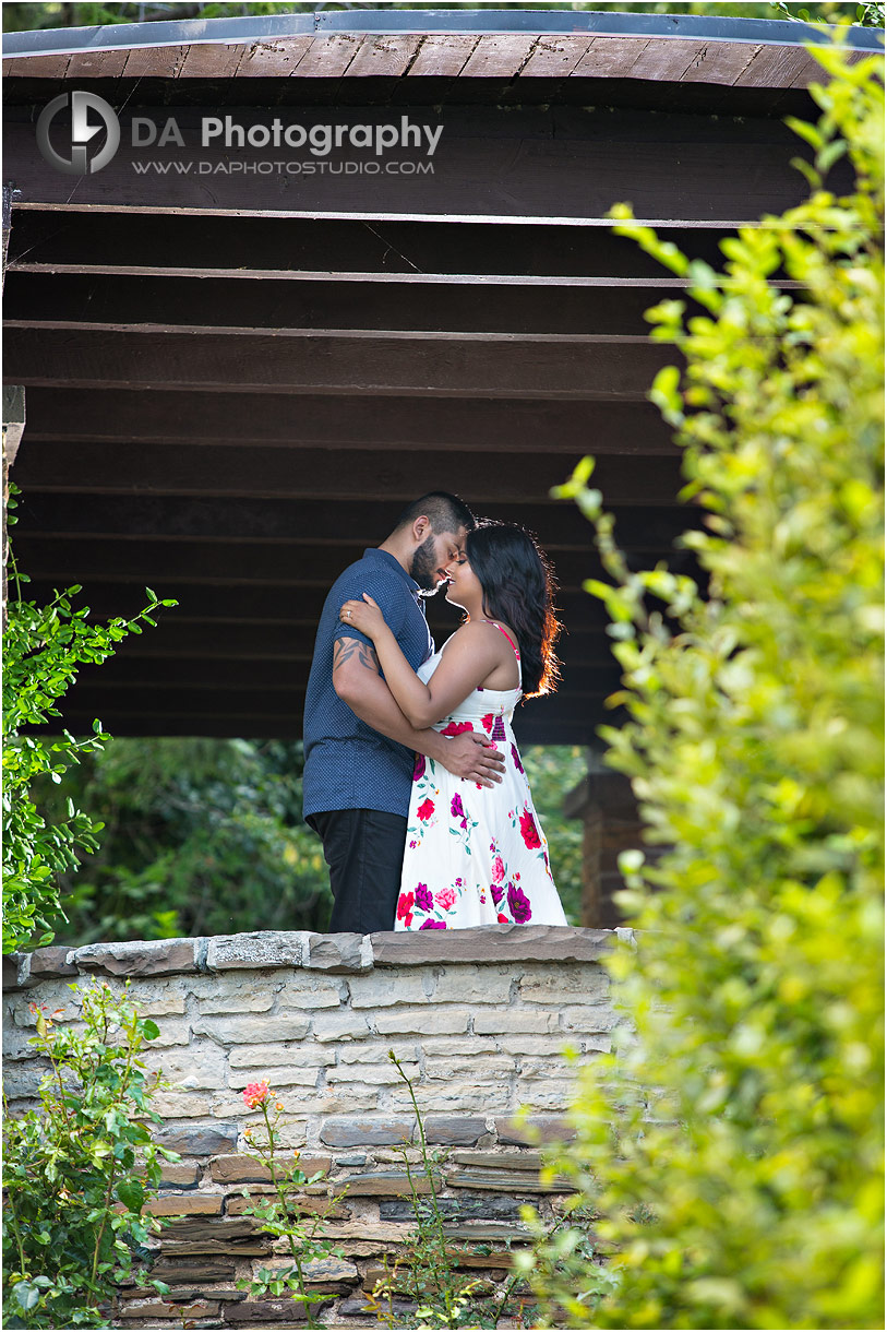 Top intimate engagement photo locations in Oakville