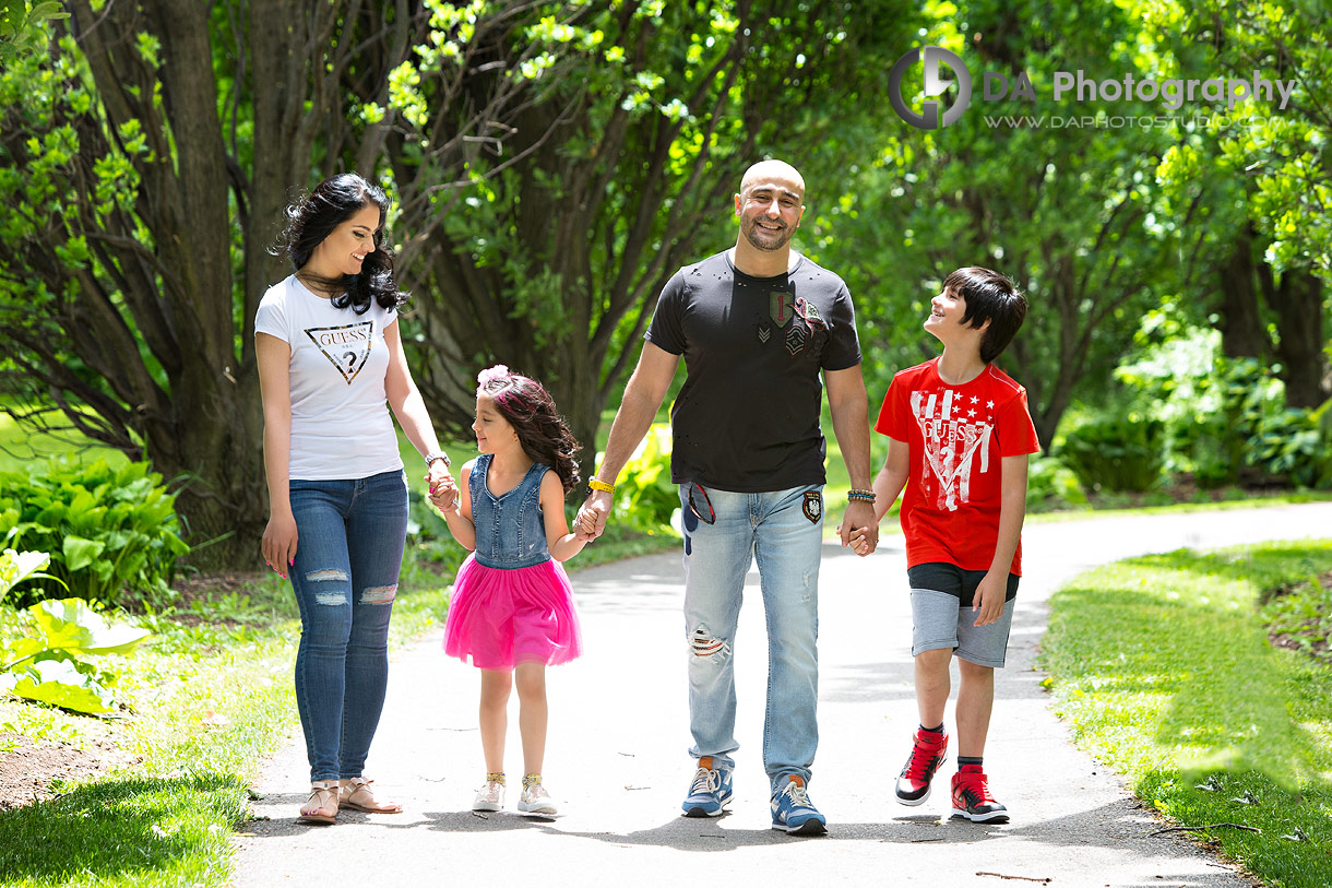 Family photo session at Chinguacousy park