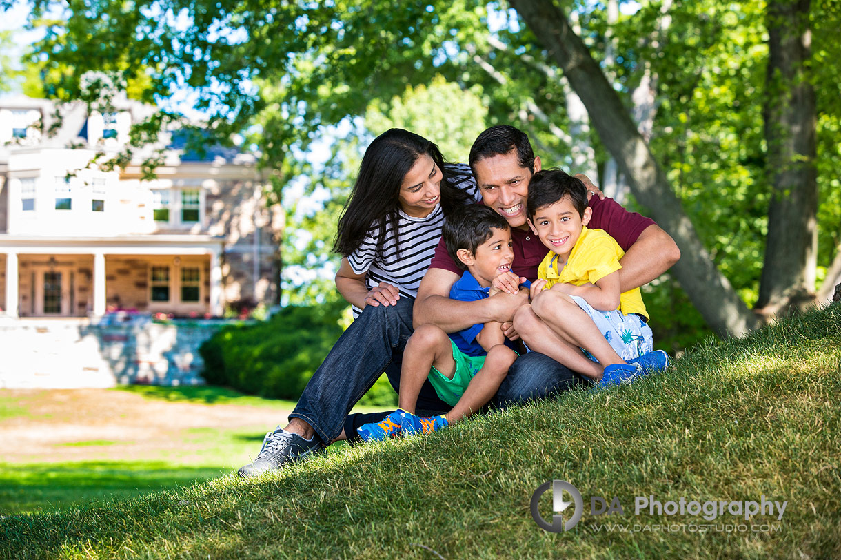 Family photo session at Paletta Mansion