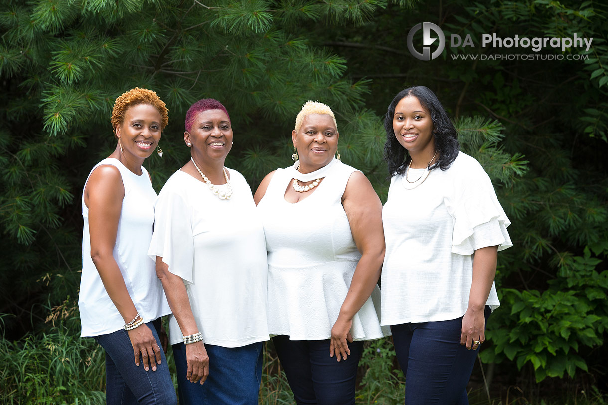 Family Photographer for reunions in Brampton