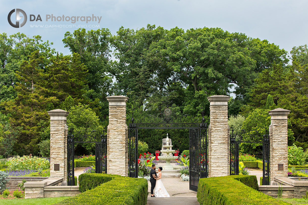 Royal Botanical Gardens intimate engagement photos