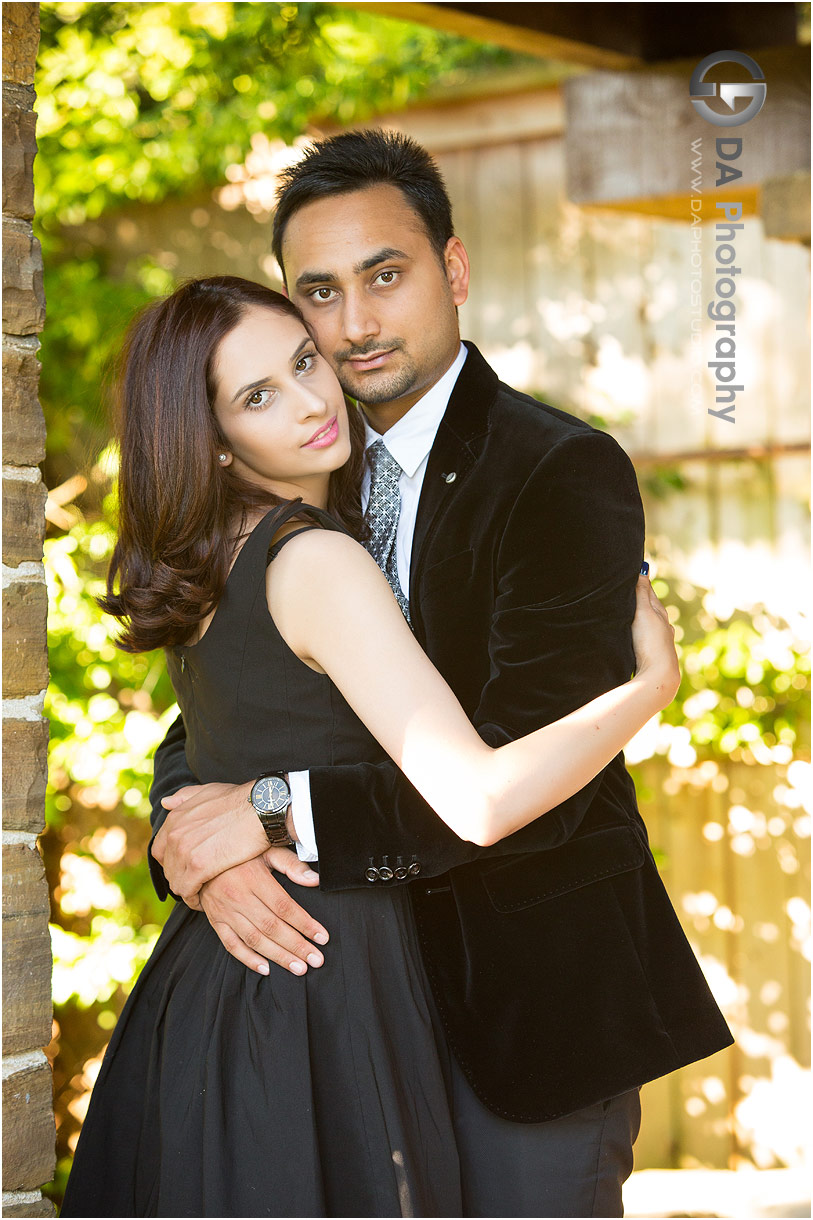 Couples Pictures at Gairloch Gardens in Oakville