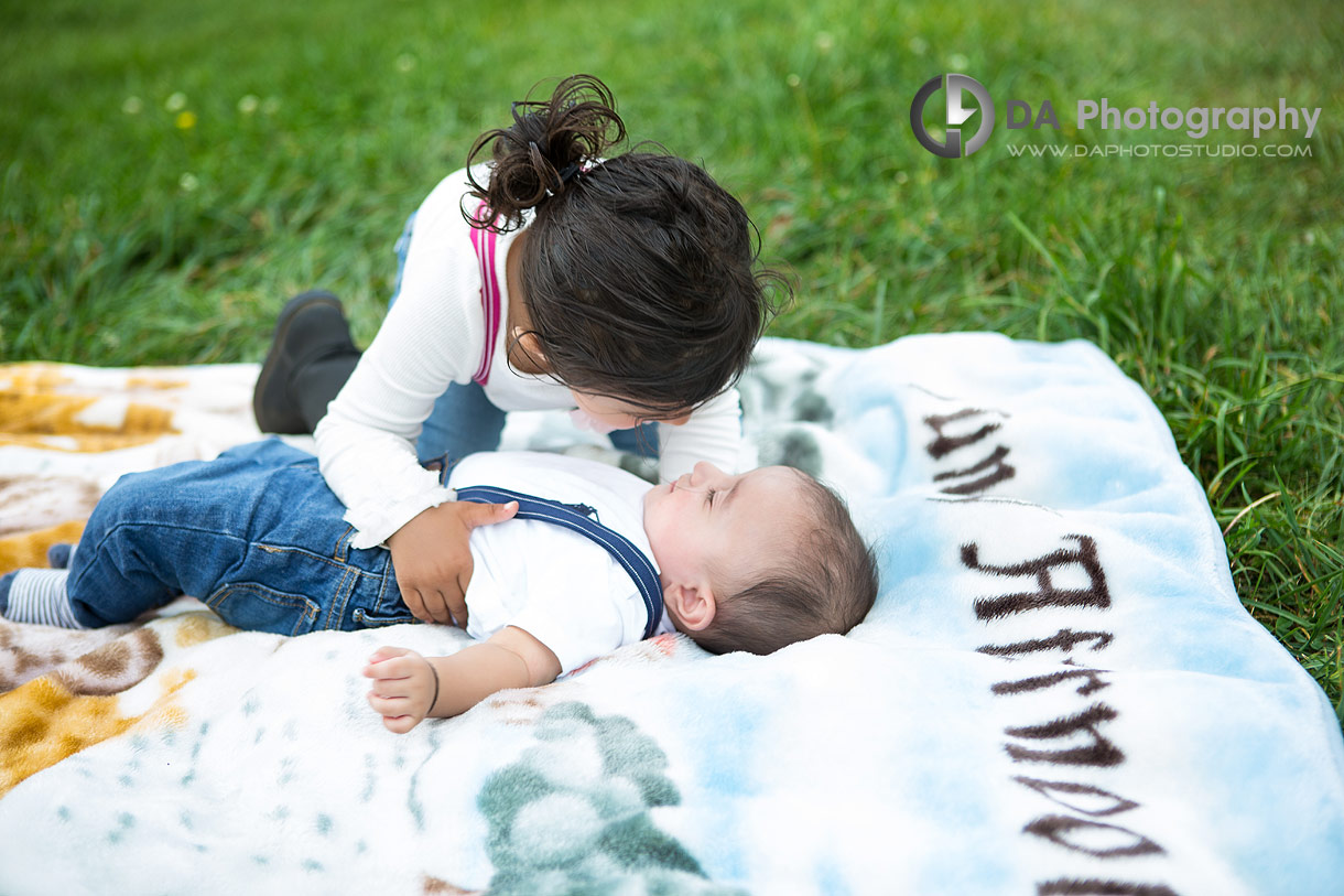 Siblings photos at Heart Lake Conservation Area