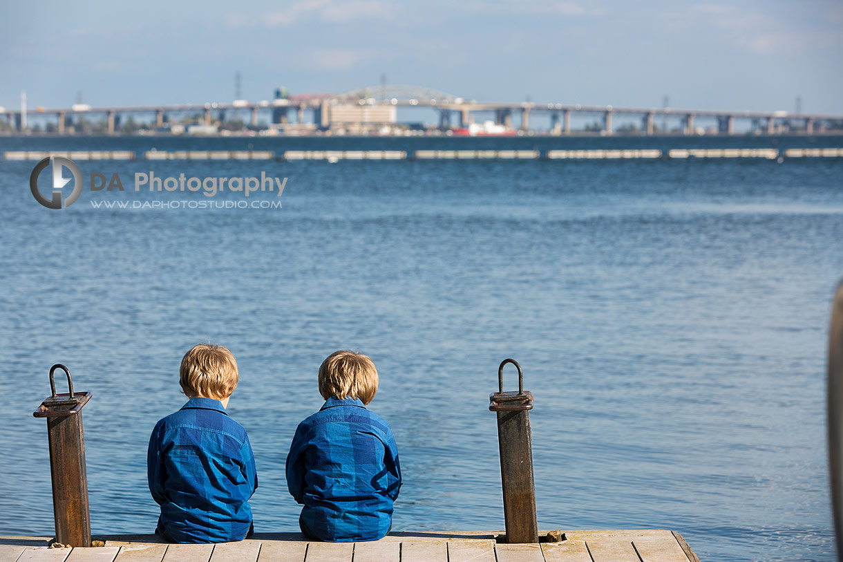 Twins photos in Burlington by the lake