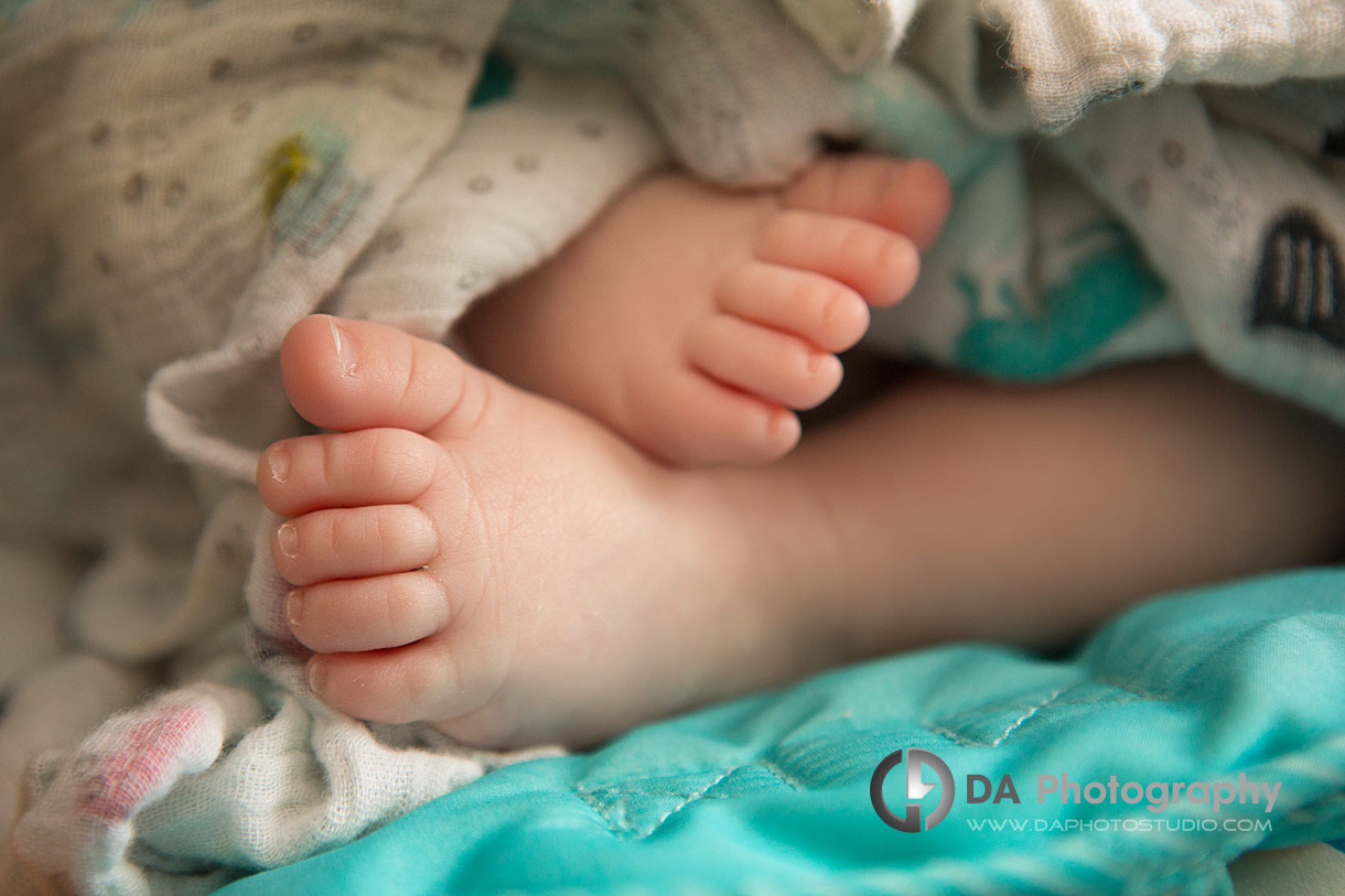 Details during newborn photo sessions