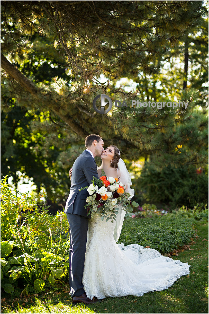 Wedding Pictures at Oakville Museum in Oakville