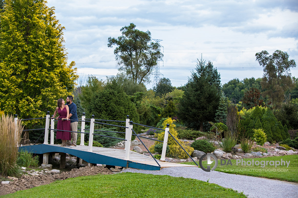 Engagement photographer in Wilsonville at Whistling Gardens