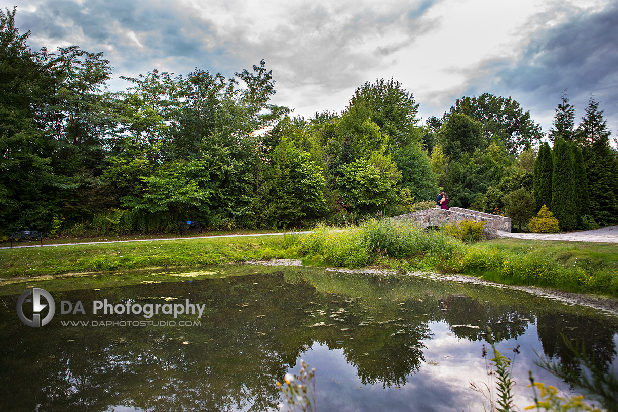 Whistling Gardens Engagement photographer in Wilsonville