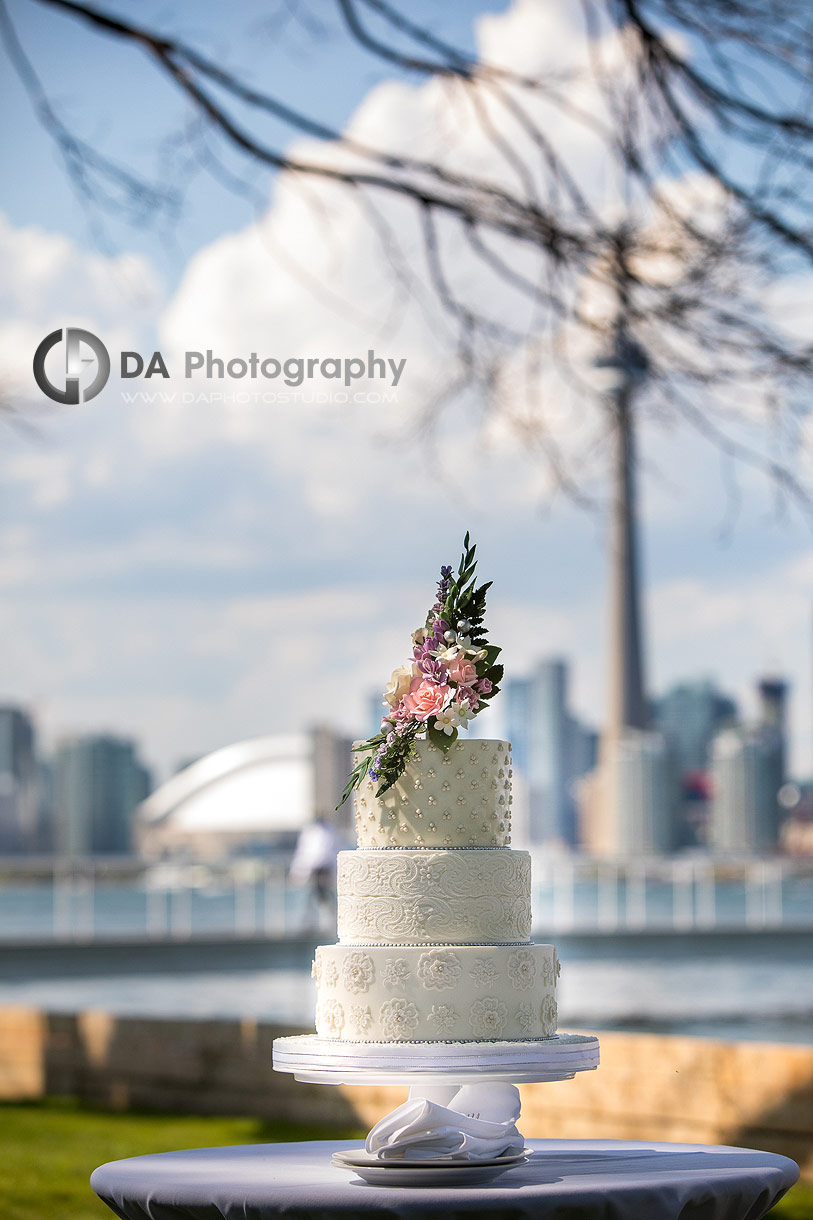 Wedding Cake at Royal Canadian Yacht Club 