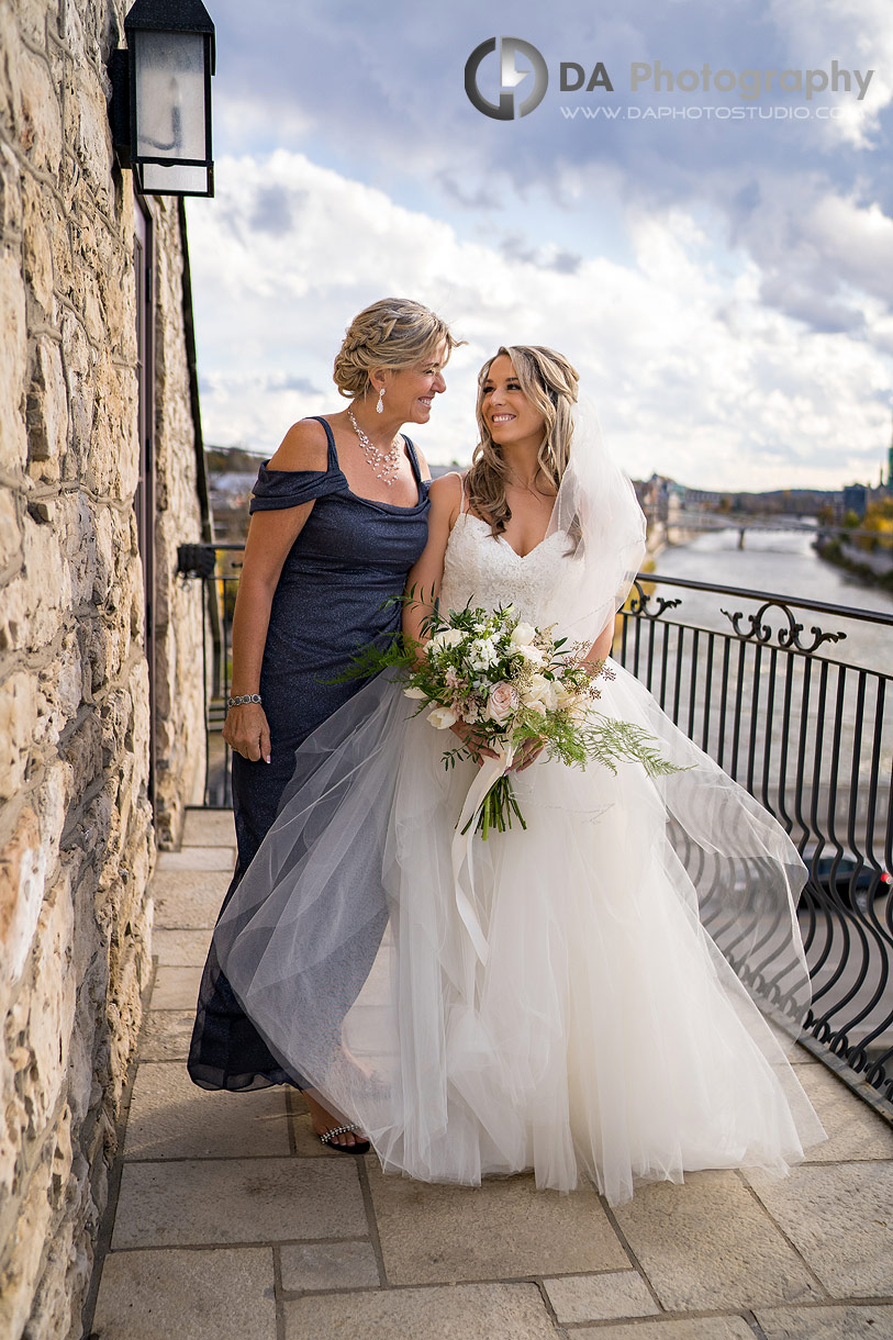 Bride with her mom at Cambridge Mill