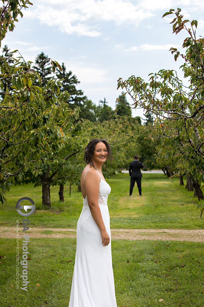 Bride and Groom in Niagara