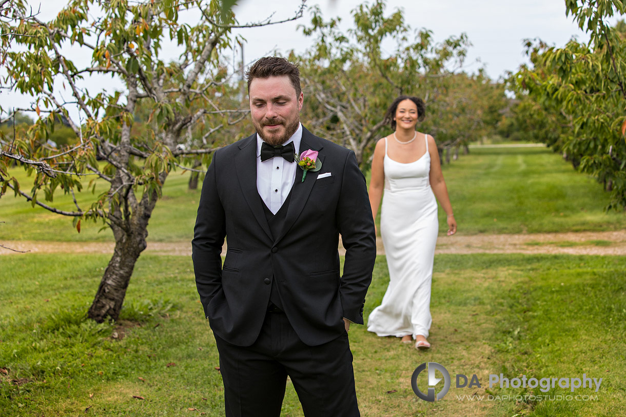 Fist Look Photos at Niagara's Peach Orchard Wedding