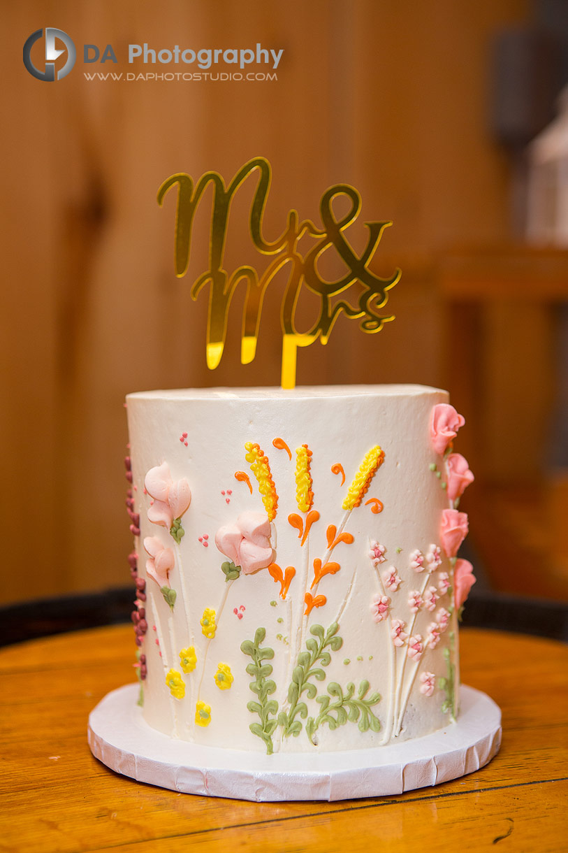 Niagara Wedding Pictures of a cake