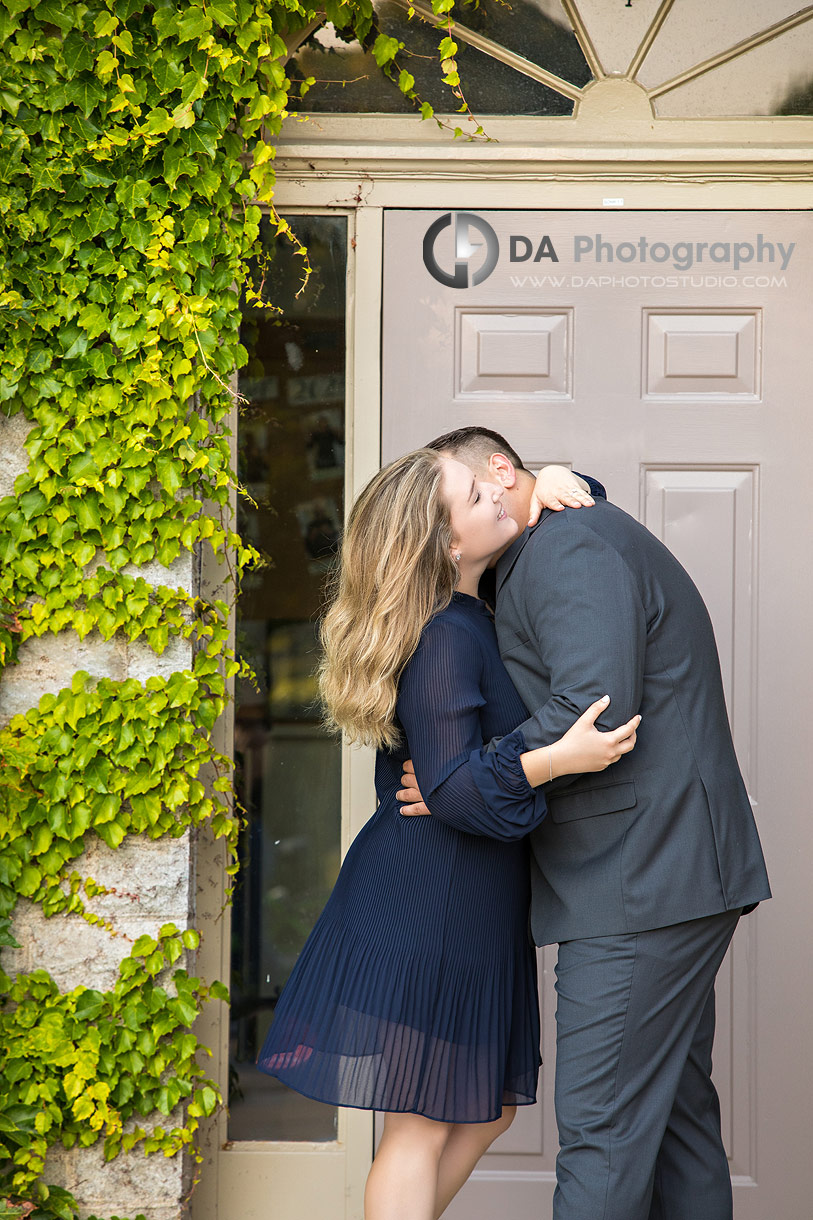 Niagara Falls engagement photographer at Niagara Botanical Gardens