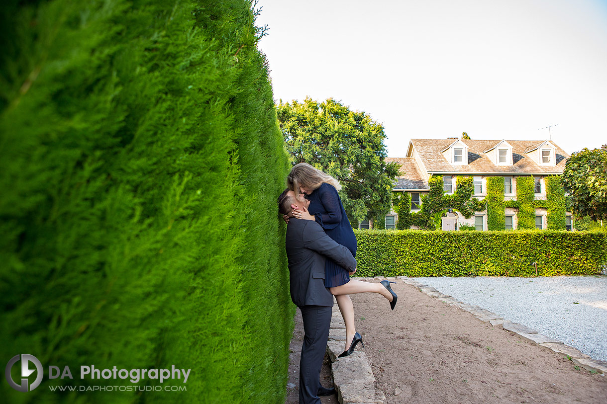  Niagara Falls engagement photographers at Niagara Botanical Gardens