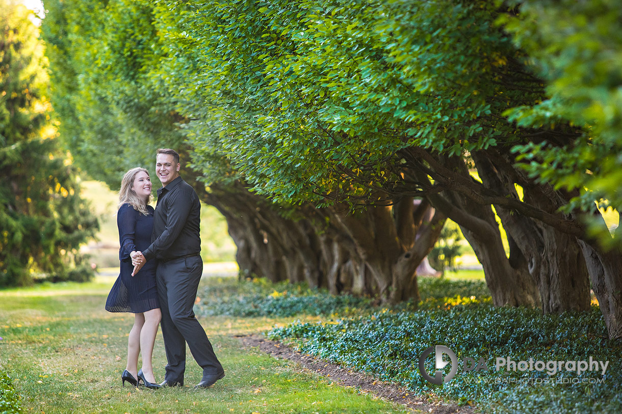 Niagara Botanical Gardens intimate engagement photos