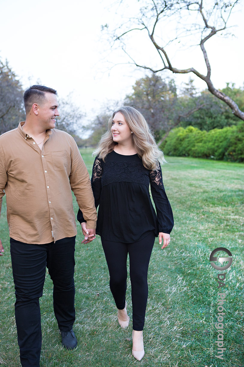 Best engagement photographer in Niagara Falls