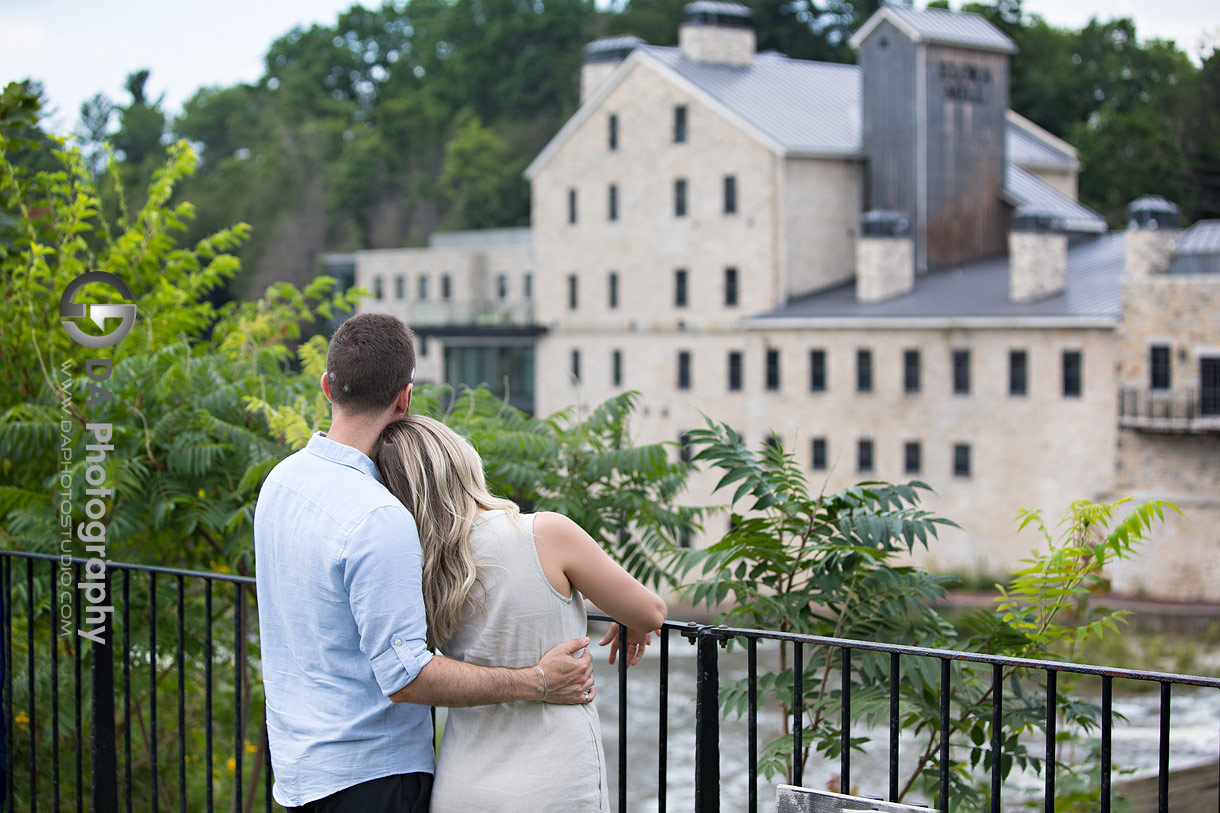 Best engagement photographer in Elora
