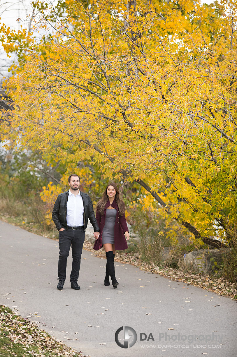 Toronto engagement photographer at Sheldon Lookout