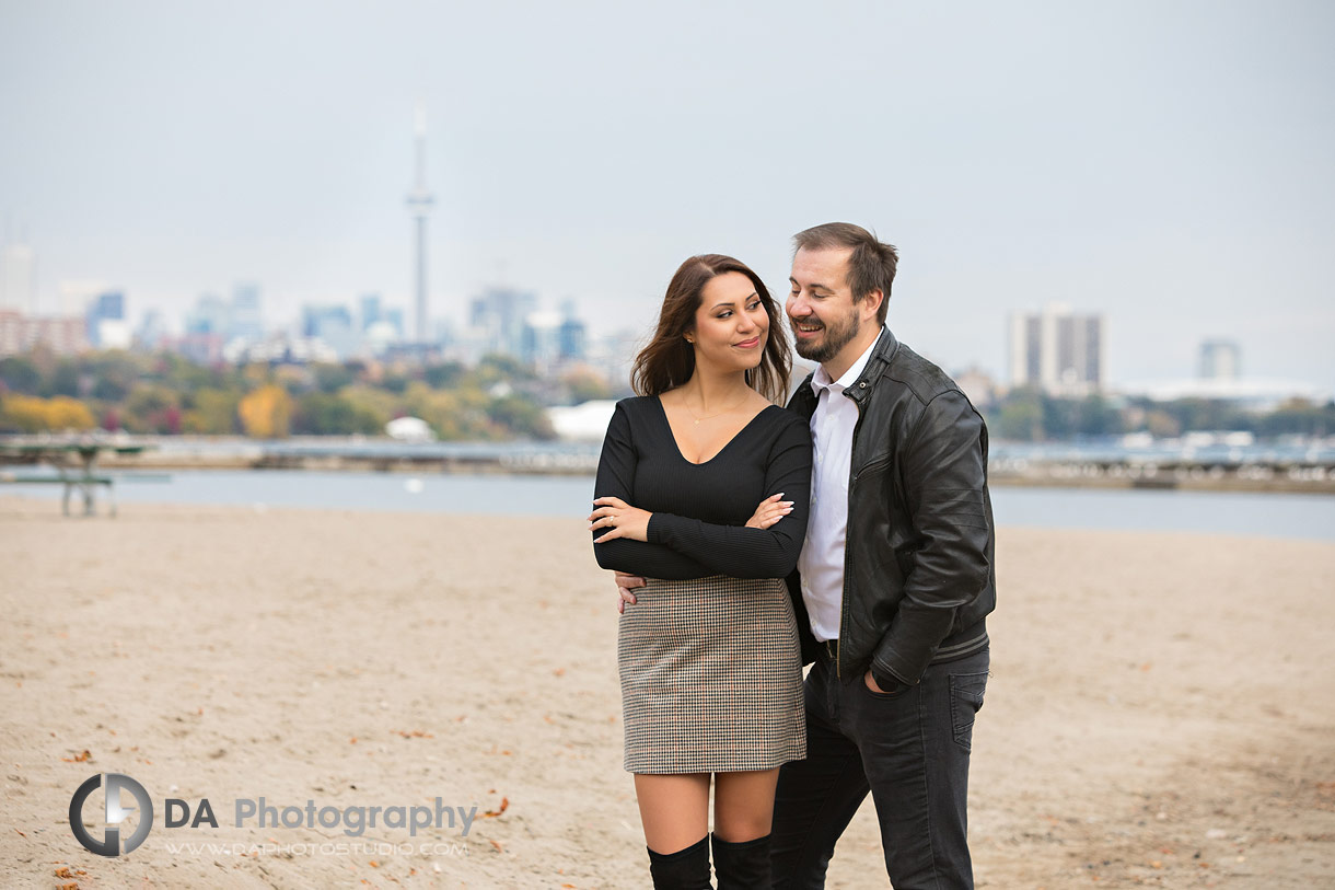 Engagement photography in Toronto with city skyline