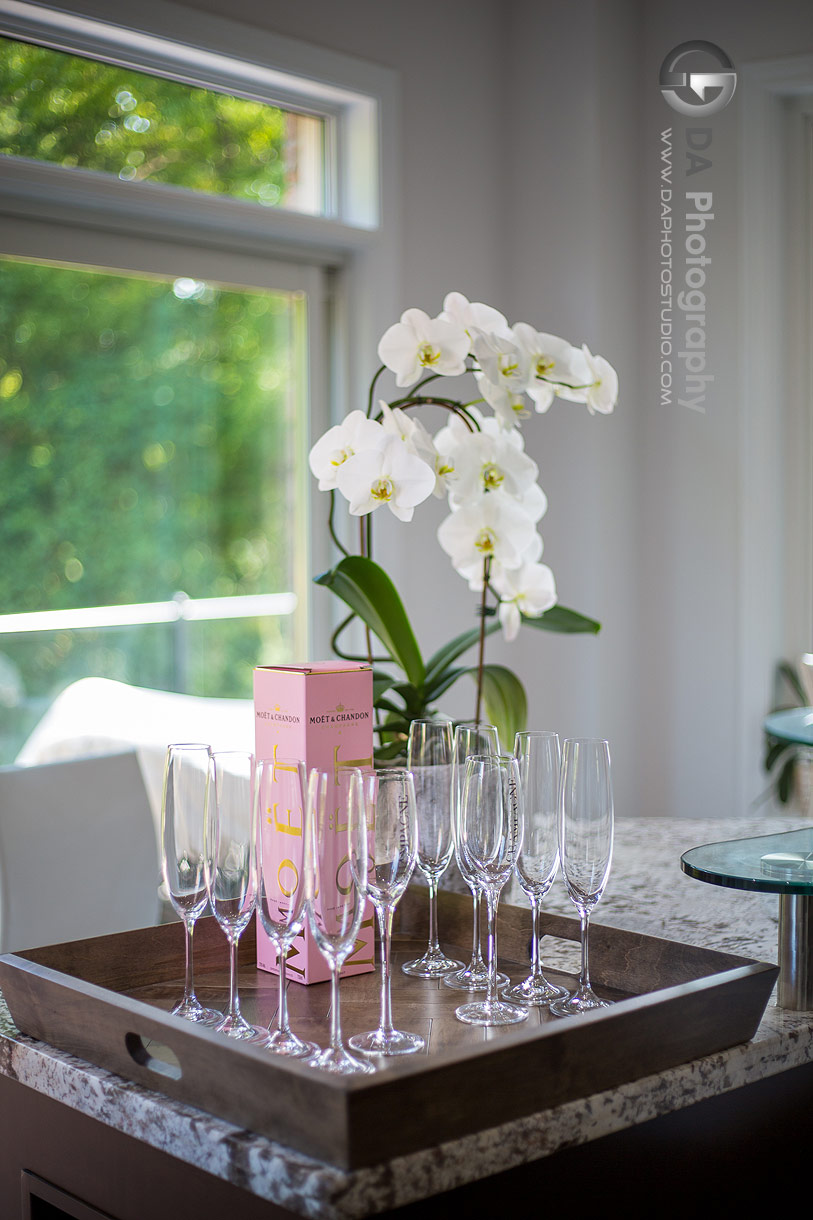 Photo of a champagne with glasses tray 