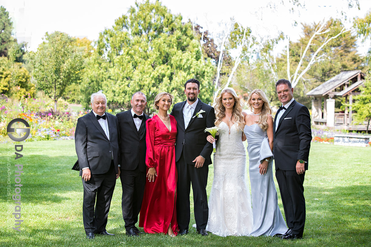 Wedding photos of a family at Humber Arboretum