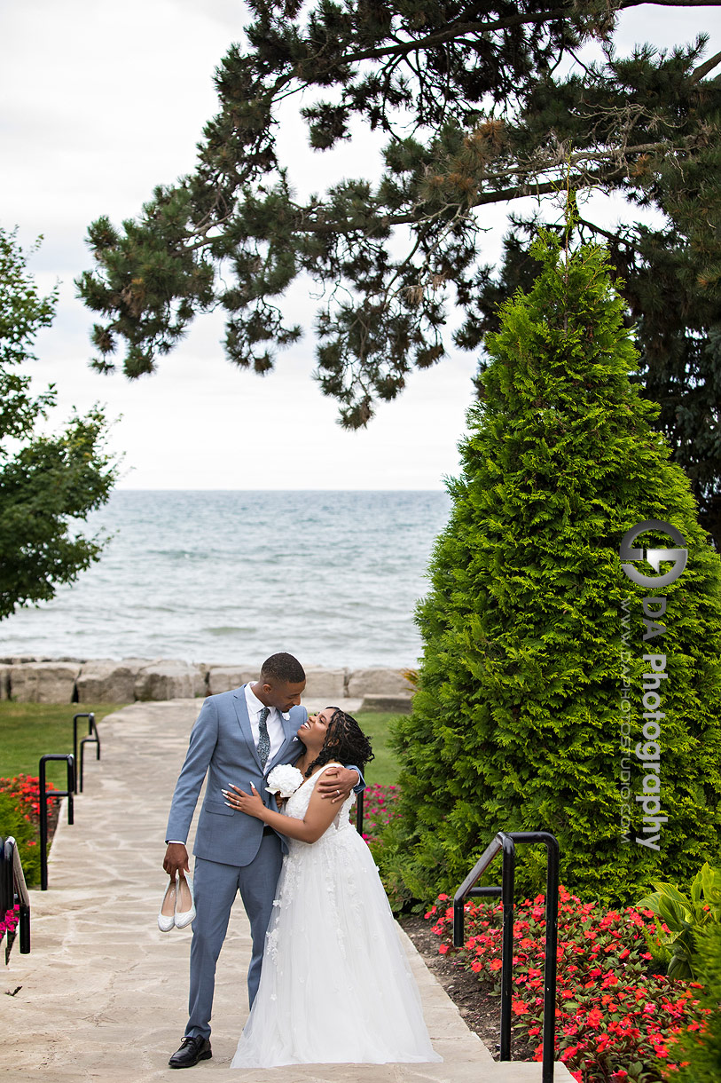 Wedding Pictures at Gairloch Gardens in Oakville