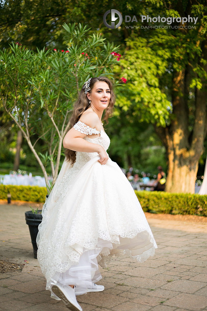 Photographs of a bride at Nithridge Estates