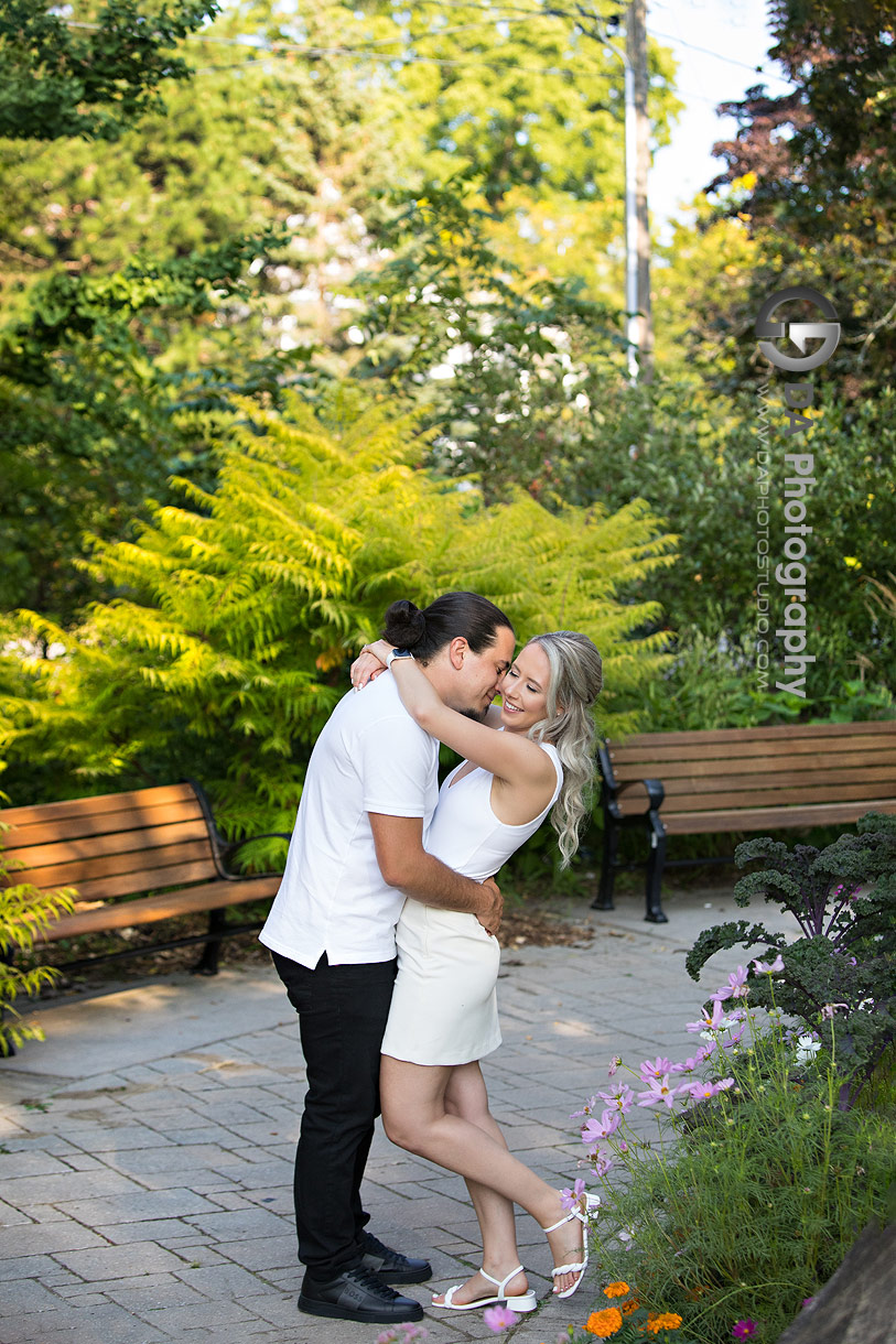 Engagement photographer in Oakville