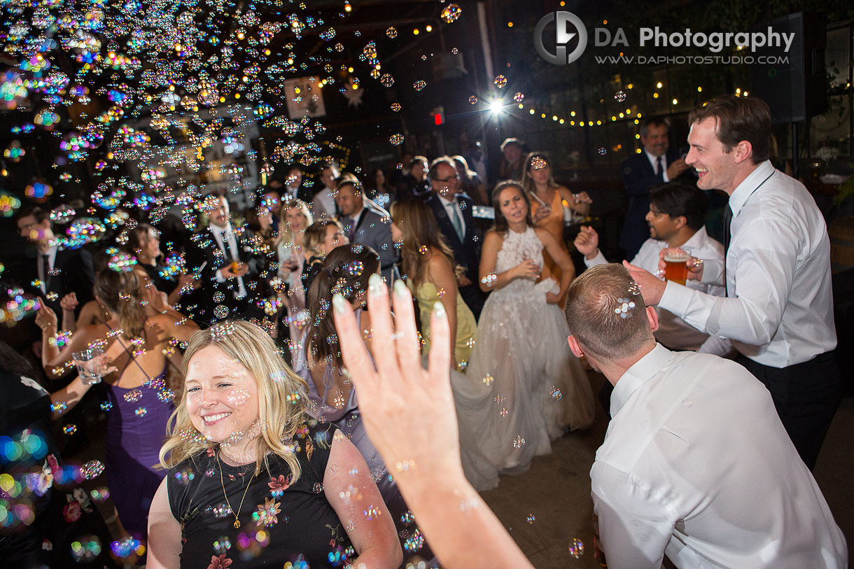 Creative use of bubble guns in a dance floor