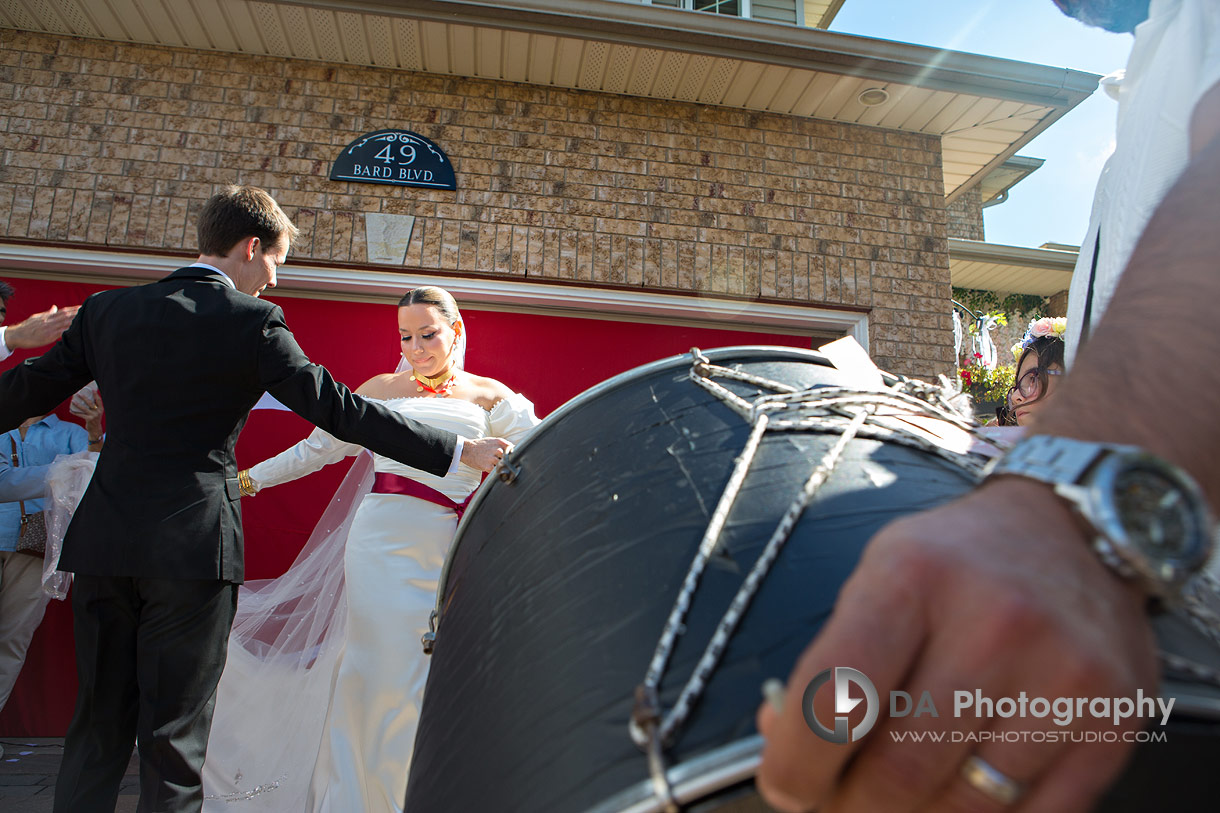 Photo of a Bride and Groom dancing on a Turkish music