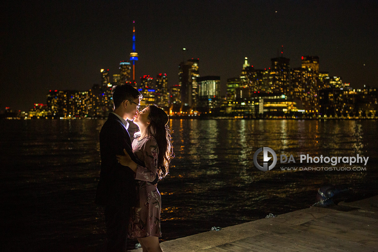 Engagement photo session with Toronto Skyline