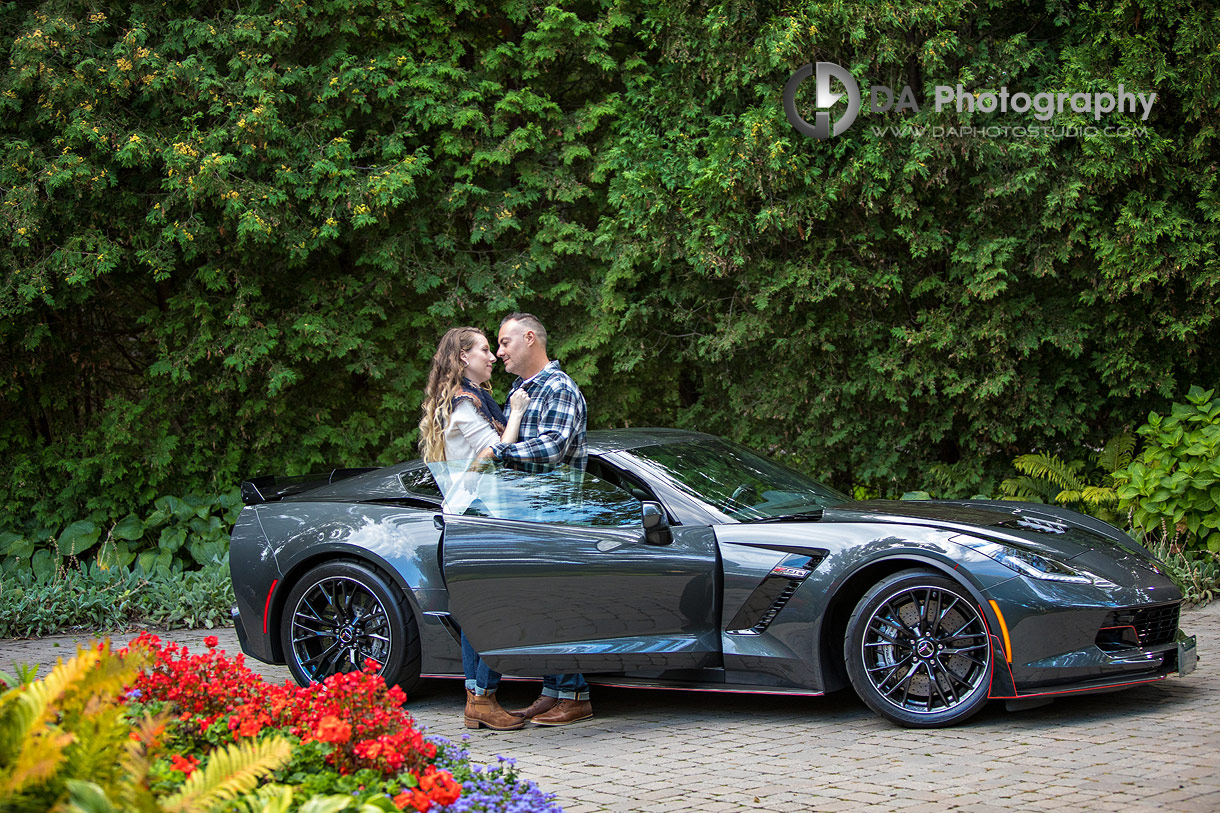 Intimate photo session with a car at Paletta Mansion