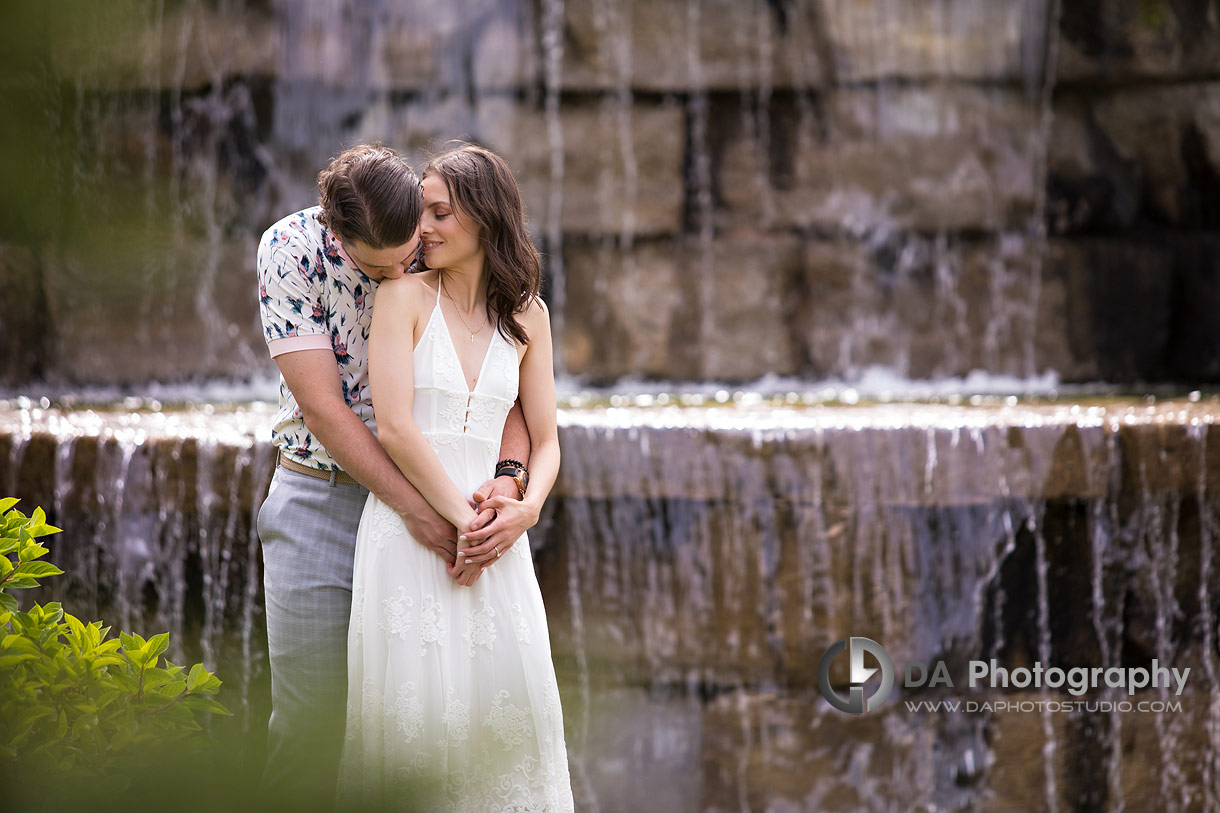 Couple's Photography by the waterfalls Couple's Photography by the waterfalls