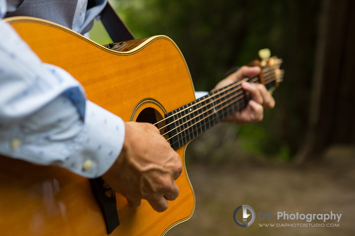 Musician at Outdoor Wedding at Millcroft Inn and Spa Musician at Outdoor Wedding at Millcroft Inn and Spa