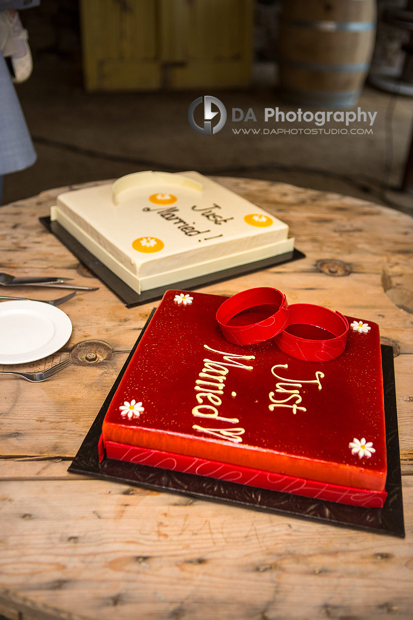 Photo of two wedding cakes Photo of two wedding cakes