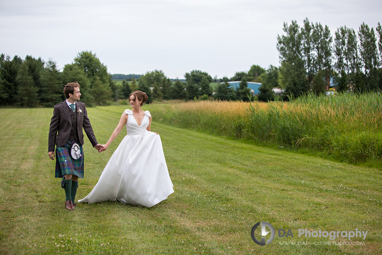 Groom in Scottish Kilt Wedding photos 