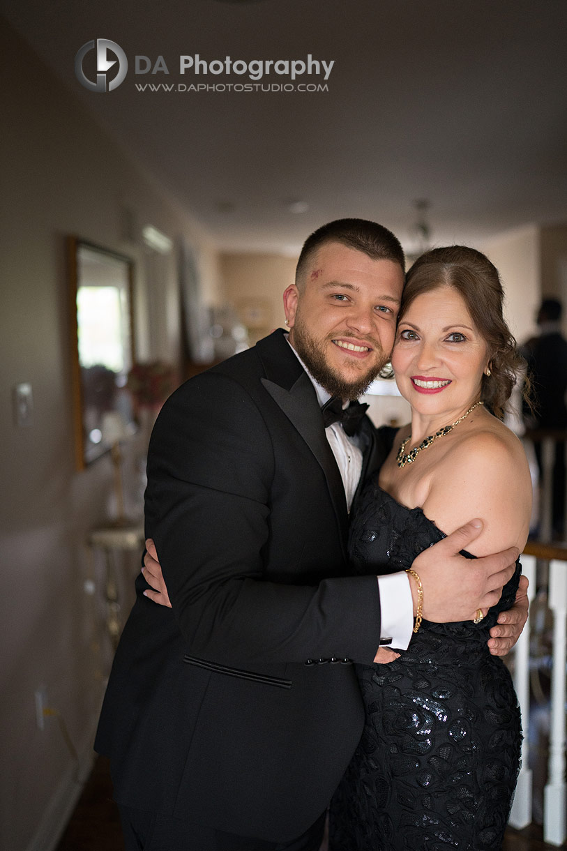 Photo of a groom with his mom Photo of a groom with his mom