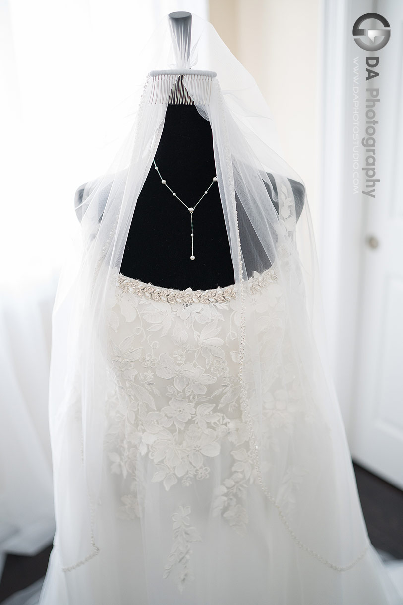 Photo of a wedding dress on a mannequin Photo of a wedding dress on a mannequin